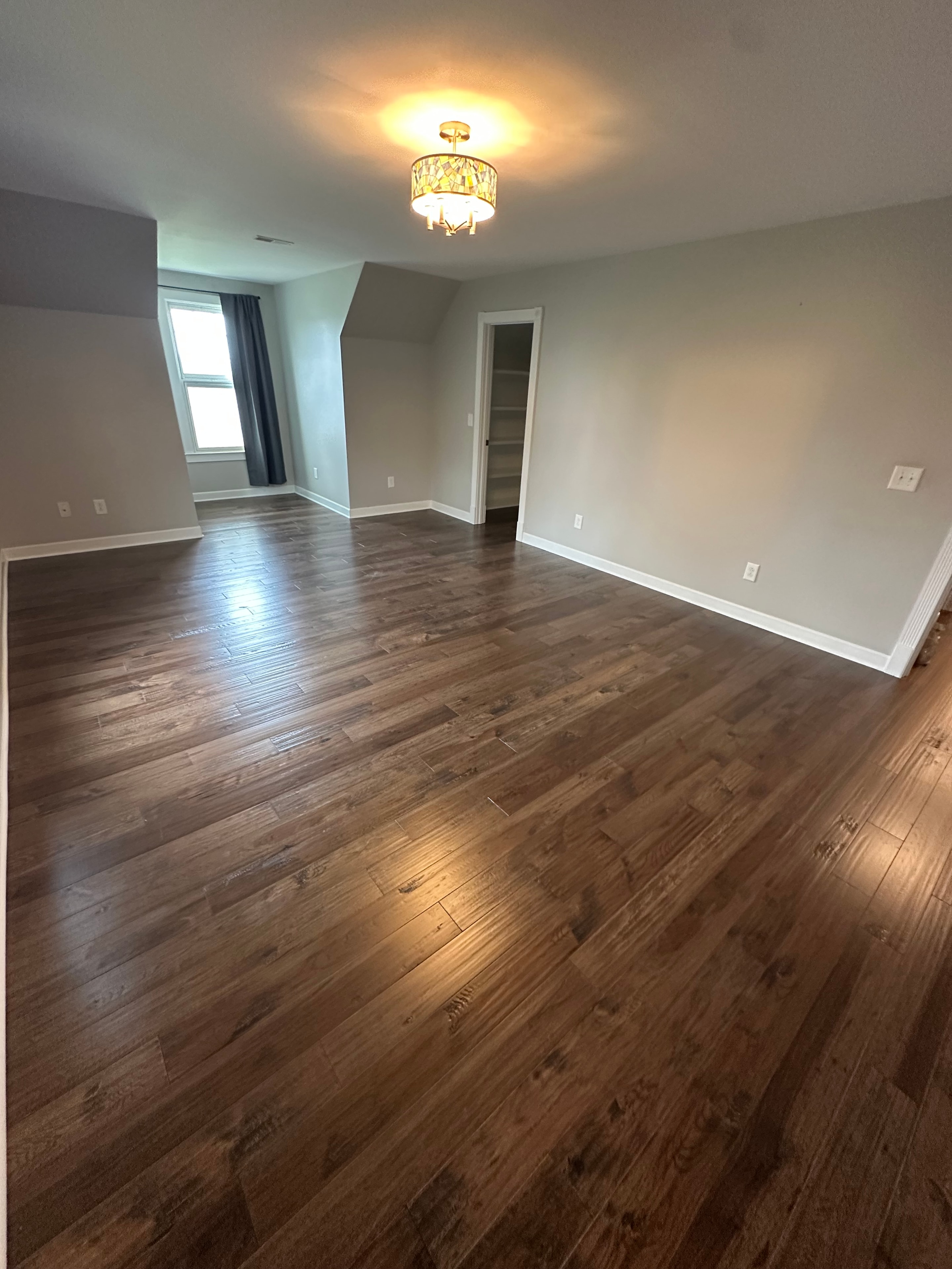 LVP — Oak Ridge Open Plan